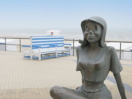 Nice Apartment With Shared Pool