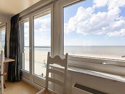 Nice Apartment With Shared Pool