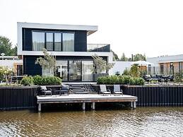 Water Villa With Garden and Jetty Near Harderwijk