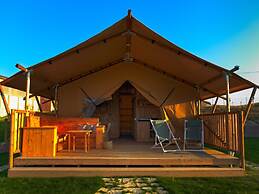 Nice Tent With Swimming Pool