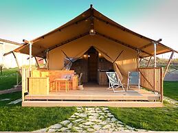 Nice Tent With Swimming Pool