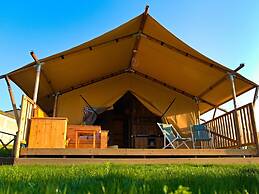 Nice Tent With Swimming Pool