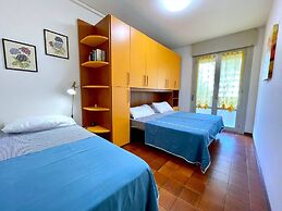 Nice Apartment With Shared Pool