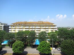 Nice Apartment With Shared Pool