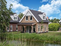 Waterside Charm Near Rotterdam