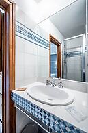 YiD elegant near tramvia