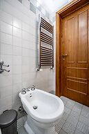 YiD elegant near tramvia