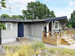 4 Star Holiday Home in Drottningskar
