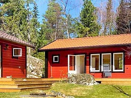 Charming Island House With Guest Cabin