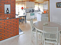 Summer Cottage Near the Beach