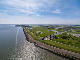 Cosy Holiday Home With Garden