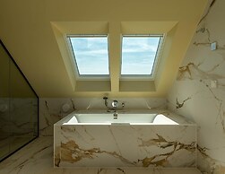 Cosy Holiday Home With Garden