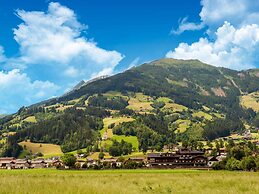 Lovely Holiday Home With Ski-storage