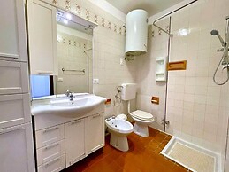 Spacious Apartment Near the Beach