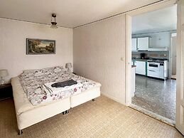 Welcoming Cottage Near the Sea-by Traum