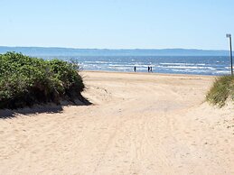 Welcoming Cottage Near the Sea-by Traum