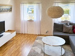 Welcoming Cottage Near the Sea-by Traum