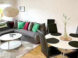 Welcoming Cottage Near the Sea-by Traum