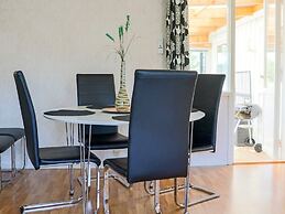 Welcoming Cottage Near the Sea-by Traum