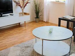 Welcoming Cottage Near the Sea-by Traum