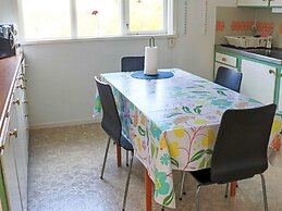 Welcoming Cottage Near the Sea-by Traum