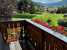 Apartment Right Next to Cable car