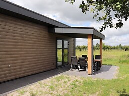 Peaceful Holiday Home in Blesdijke