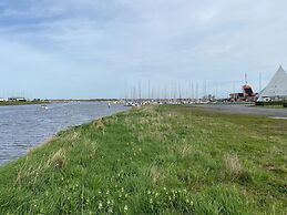 Beautiful Apartment on the Marina