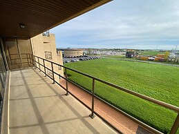 Beautiful Apartment on the Marina