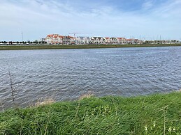 Beautiful Apartment on the Marina