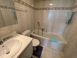 Beautiful Apartment on the Marina