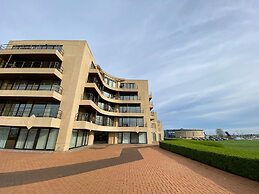 Beautiful Apartment on the Marina