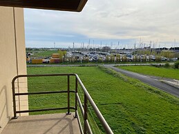 Beautiful Apartment on the Marina