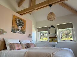 Beautiful Holiday Home With Private Orchard