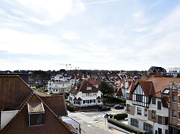 Stylish Apartment Right on the Beach