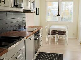 Cosy Holiday Home With Balcony