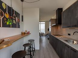 Lush Apartment With Water Views