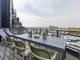 Lush Apartment With Water Views