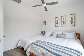 Modern 3 3 in East Nash 10min to Broadway