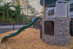 Brand New 4 4 Minutes to Dollywood Hot Tub