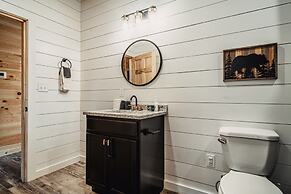 Brand New 4 4 Minutes to Dollywood Hot Tub