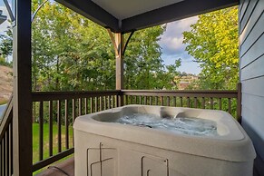 Brand New 4 4 Minutes to Dollywood Hot Tub