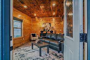 Brand New 4 4 Minutes to Dollywood Hot Tub