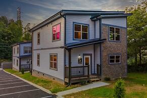 Brand New 4 4 Minutes to Dollywood Hot Tub