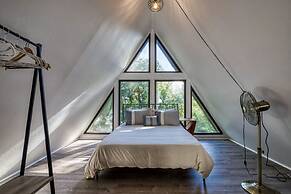 Unique 4bed 3bath A-frame