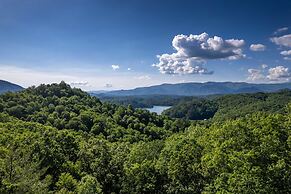 Luxury 3 2 5 Cabin Lake Views Theatre Gameroom