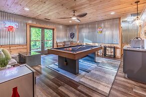 Luxury 3 2 5 Cabin Lake Views Theatre Gameroom