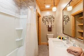 Luxury 3 2 5 Cabin Lake Views Theatre Gameroom