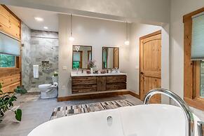 Luxury 3 2 5 Cabin Lake Views Theatre Gameroom