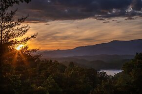 Luxury 3 2 5 Cabin Lake Views Theatre Gameroom